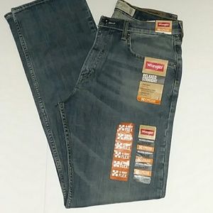 NWT Wrangler jeans relaxed straight leg MED WASH